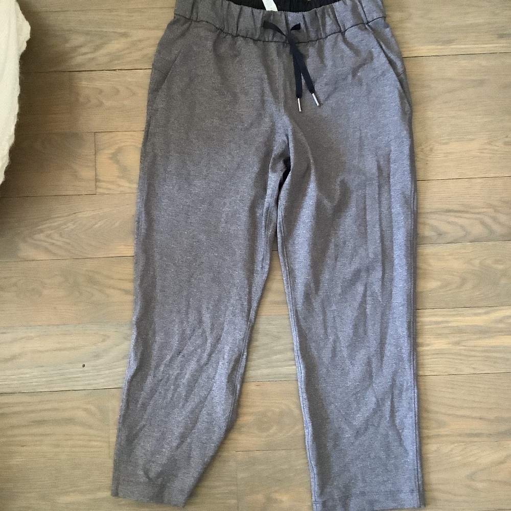 Lululemon cropped length pants